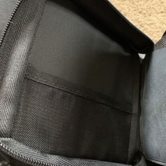 Case Logic 32 Disc Leather CD/DVD Case - Picture 5 of 6